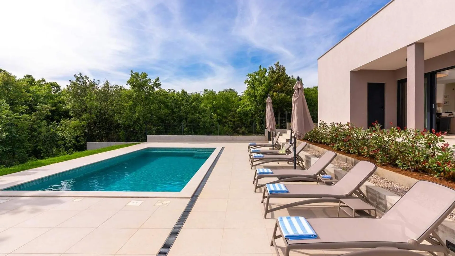 Villa Alba Diminici 0*,  Croatia