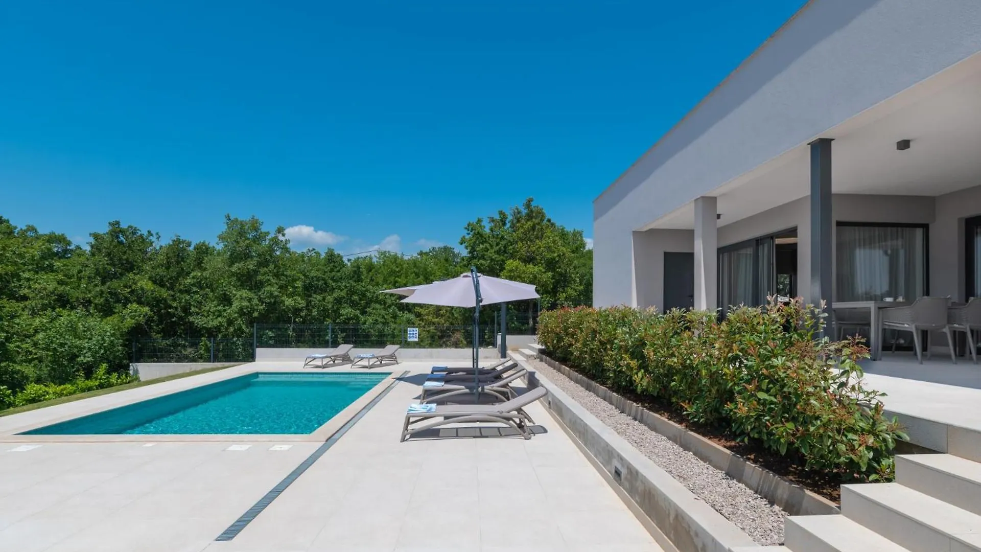 Villa Alba Diminici 0*,  Croatia